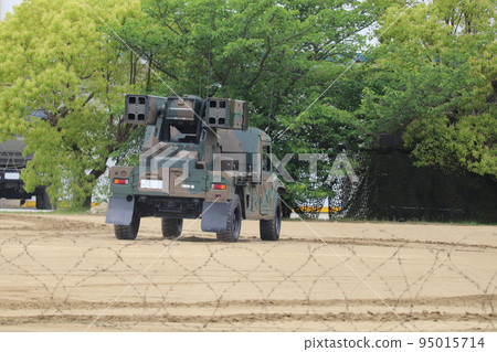 JGSDF 93型短程地對空導彈的後部在運動中 JGSDF 93型短程地對空導彈的後部在運動中 95015714