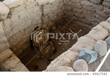 Ancient preinca nazca civilisation cemetery of Chauchilla, Nazca, Peru 95017581