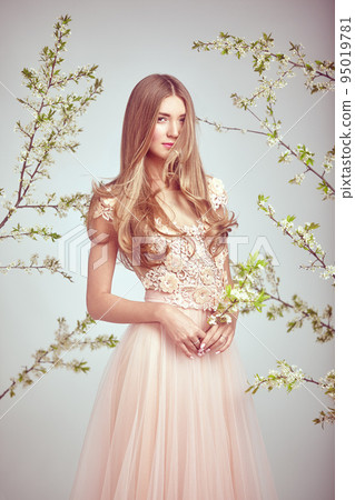 Beautiful woman in wedding dress 95019781