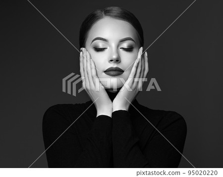 Beauty model with perfect makeup Beauty model with perfect makeup 95020220