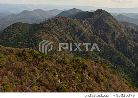 塔基山秋葉 塔基山秋葉 95020379