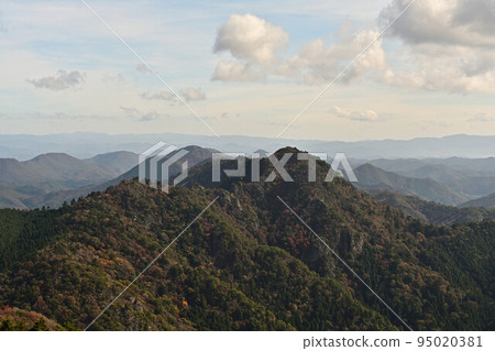 塔基山秋葉 95020381