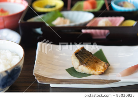 旅途中的早餐 旅途中的早餐 95020923