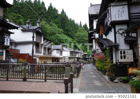 Townscape of Ginzan Onsen during the day Townscape of Ginzan Onsen during the day 95021181