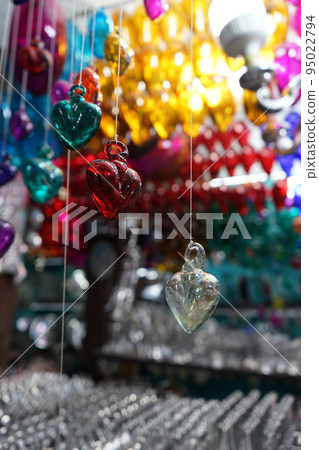 General store selling Mexican glasswork 95022794