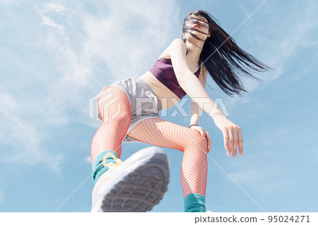 低角度運動員女人 95024271