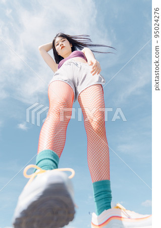 低角度運動員女人 95024276