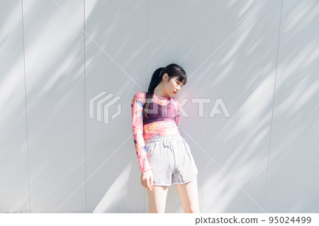 在陽光明媚的地方運動時尚 95024499