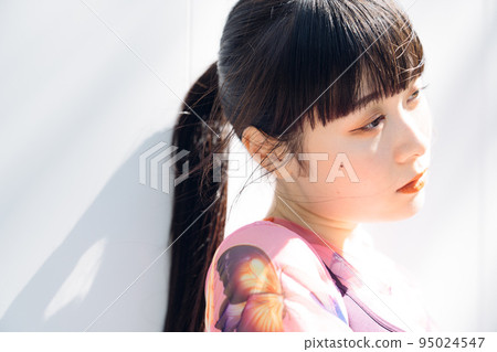 運動時尚美女形象 運動時尚美女形象 95024547