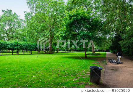 London morning park London morning park 95025990