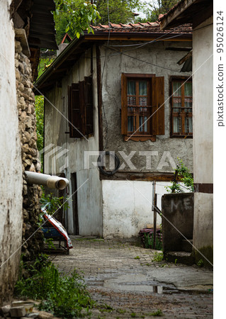 Alley scenery of the old town of Safranbolu, Turkey 95026124