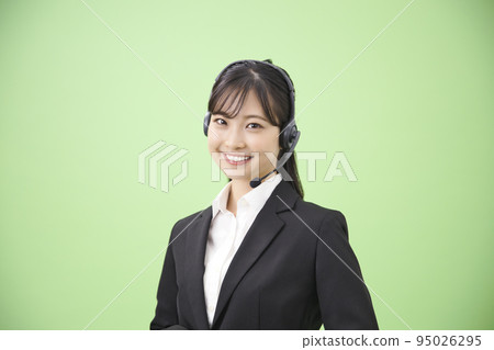 Young female operator portrait Young female operator portrait 95026295