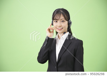 Young female operator portrait Young female operator portrait 95026298
