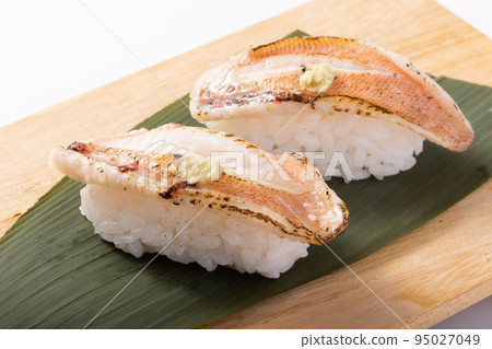Nodoguro nigiri sushi 95027049