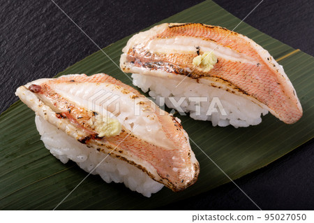 Nodoguro nigiri sushi 95027050