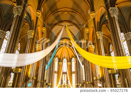 Inside the church of St. Anthony in the new city of Istanbul, Turkey 95027276