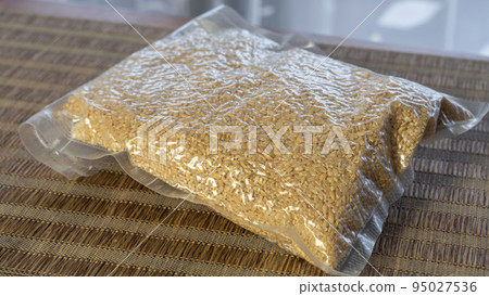 vacuum packed brown rice 95027536