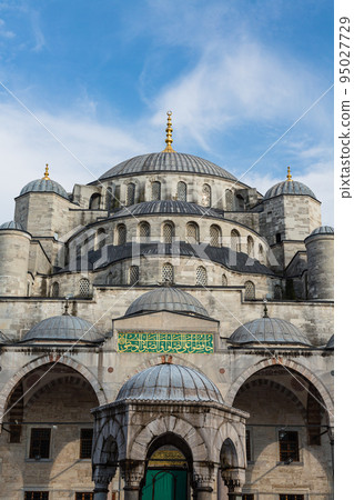 Sultan Ahmed Mosque, also known as the Blue Mosque, built in the Historic Areas of Istanbul, Turkey 95027729