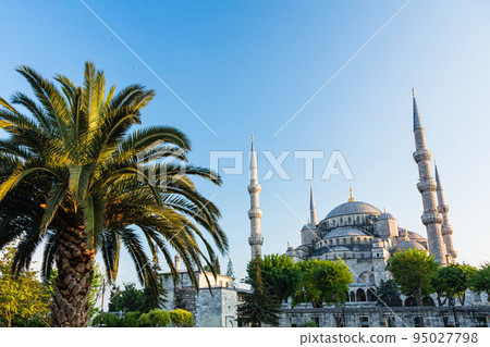 Sultan Ahmed Mosque, also known as the Blue Mosque, built in the Historic Areas of Istanbul, Turkey 95027798