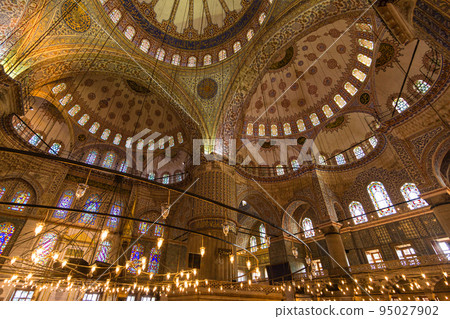 Inside the chapel of the Sultan Ahmed Mosque, also known as the Blue Mosque, Istanbul, Turkey 95027902