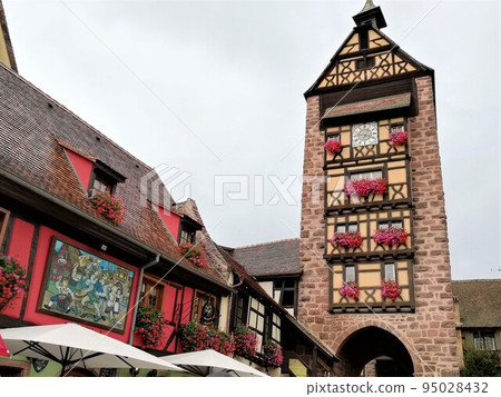 在 Riquewihr 鎮〜多爾特塔 在 Riquewihr 鎮〜多爾特塔 95028432