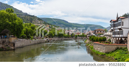 Turkey The Yesil River flowing through Amasya and the streets of the new city Turkey The Yesil River flowing through Amasya and the streets of the new city 95028892