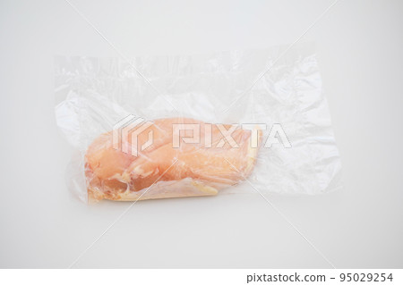 chicken in simple packaging 95029254