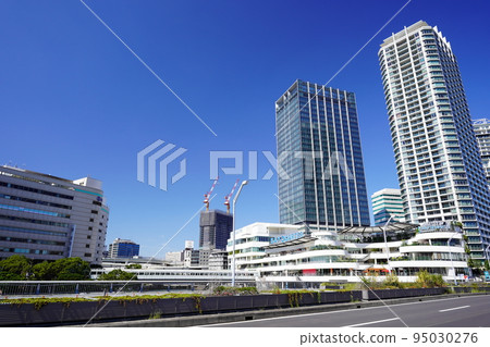 橫濱站東口周圍的風景 橫濱站東口周圍的風景 95030276