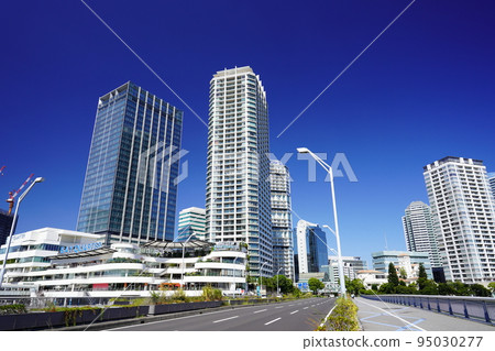 橫濱站東口周圍的風景 橫濱站東口周圍的風景 95030277