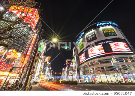 Night view of Shinjuku "Alpen TOKYO" and Yasukuni Street 95031047