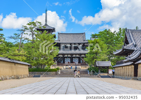 [World Heritage] Horyuji Temple, Ikaruga-cho, Ikoma-gun, Nara Prefecture 95032435