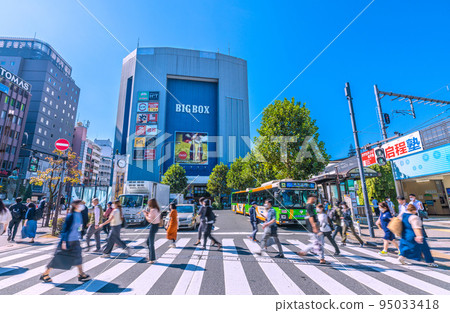 View of Tokyo Townscape in Takadanobaba Station in Japan 95033418