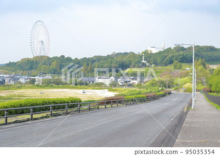 A view of the park from the west (Aichi Expo Commemorative Park, Morikoro Park, Nagakute City, Aichi Prefecture) 95035354