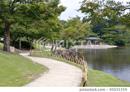 以鱂池為中心的自然豐富的公園(愛知縣長手市吉卜力公園森子公園) 以鱂池為中心的自然豐富的公園(愛知縣長手市吉卜力公園森子公園) 95035359