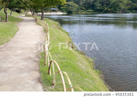A park rich in nature, around Medaka Pond (Morikoro Park, Ghibli Park, Nagakute City, Aichi Prefecture) A park rich in nature, around Medaka Pond (Morikoro Park, Ghibli Park, Nagakute City, Aichi Prefecture) 95035381