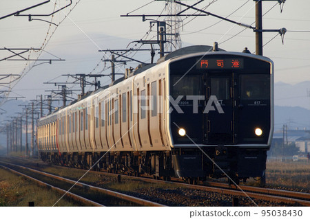 鹿兒島本線817系列+813系列(大牟田⇔門司港) 鹿兒島本線817系列+813系列(大牟田⇔門司港) 95038430