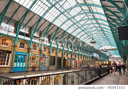 Covent Garden, London *partially soft focus Covent Garden, London *partially soft focus 95041553
