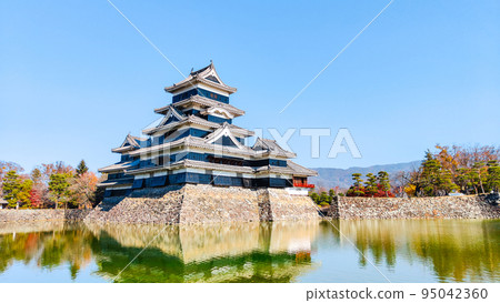 松本城（秋天） 95042360