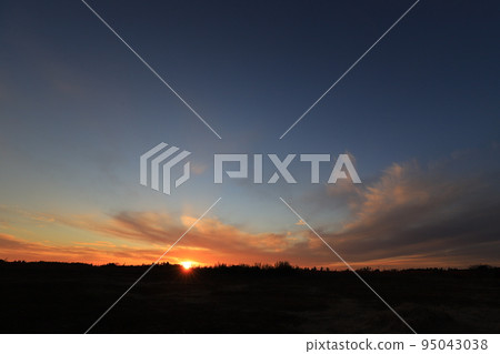 Sunset sky and sunset clouds 95043038