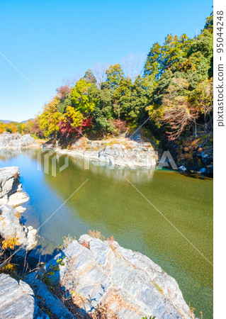 Nagatoro Valley (Autumn) 95044248