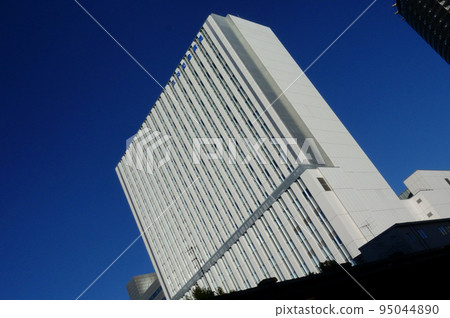 設計時尚的建築，位於市中心的現代街區 95044890