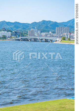 Lake Shinji Bridge seen from Shimane Prefectural Museum of Art (Matsue City, Shimane Prefecture) 95046066
