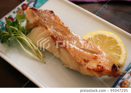 烤紅魚 95047295