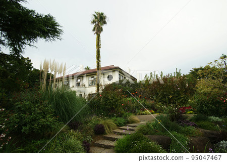 Yokohama British Pavilion (Yamate 115) Rose and Cascade Garden 95047467