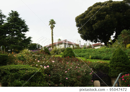 Yokohama British Pavilion (Yamate 115) Rose and Cascade Garden 95047472