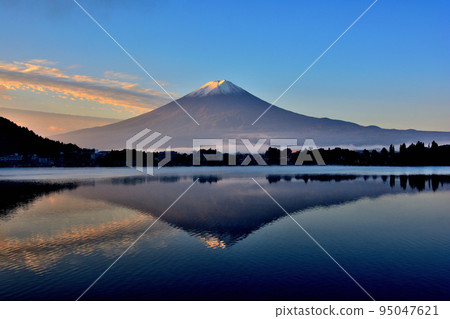 Fuji's morning glow from Lake Kawaguchi 95047621