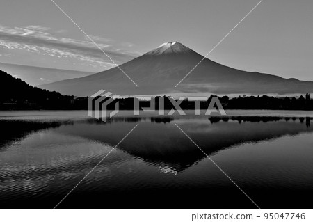 Mt.Fuji sunrise monochrome from Kawaguchiko Mt.Fuji sunrise monochrome from Kawaguchiko 95047746