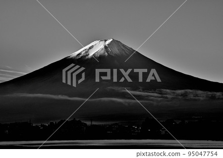 Mt.Fuji sunrise monochrome from Kawaguchiko Mt.Fuji sunrise monochrome from Kawaguchiko 95047754