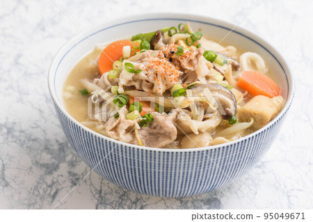 Udon noodle broth Udon noodle broth 95049671