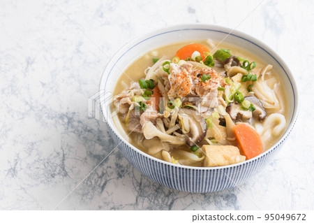 Udon noodle broth 95049672